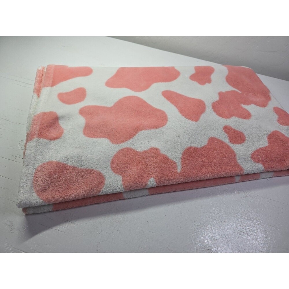 Strawberry Pink Fleece Blanket - Cute Soft Cow Print Throw for Bedroom Decor ...